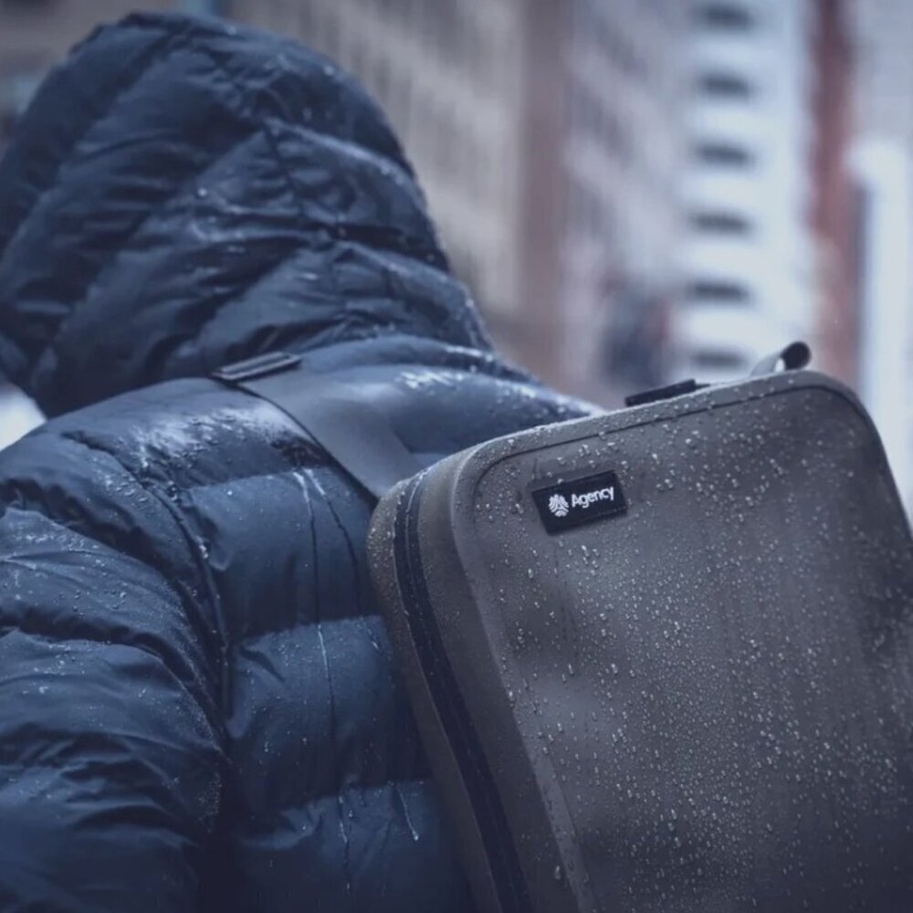 Agency Guide Waterproof Airtight Lightweight Work Travel Shoulder Laptop Bag